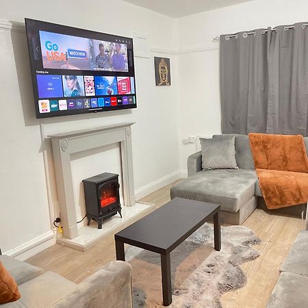 Hometel Digs Hidden Gem Large Comfy Home Can Sleep 15 Braunstone Town Экстерьер фото